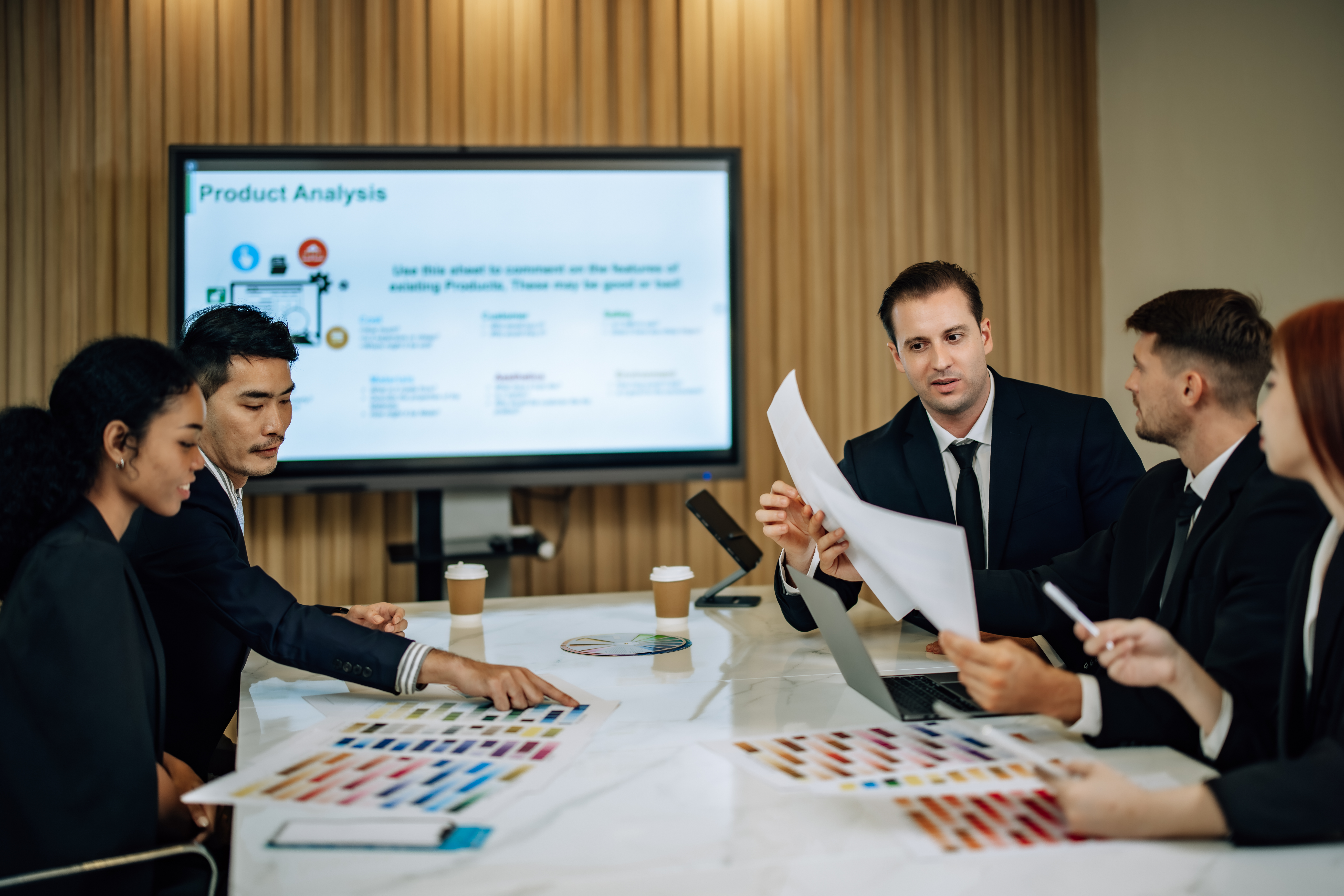 4 people discussing AI risks